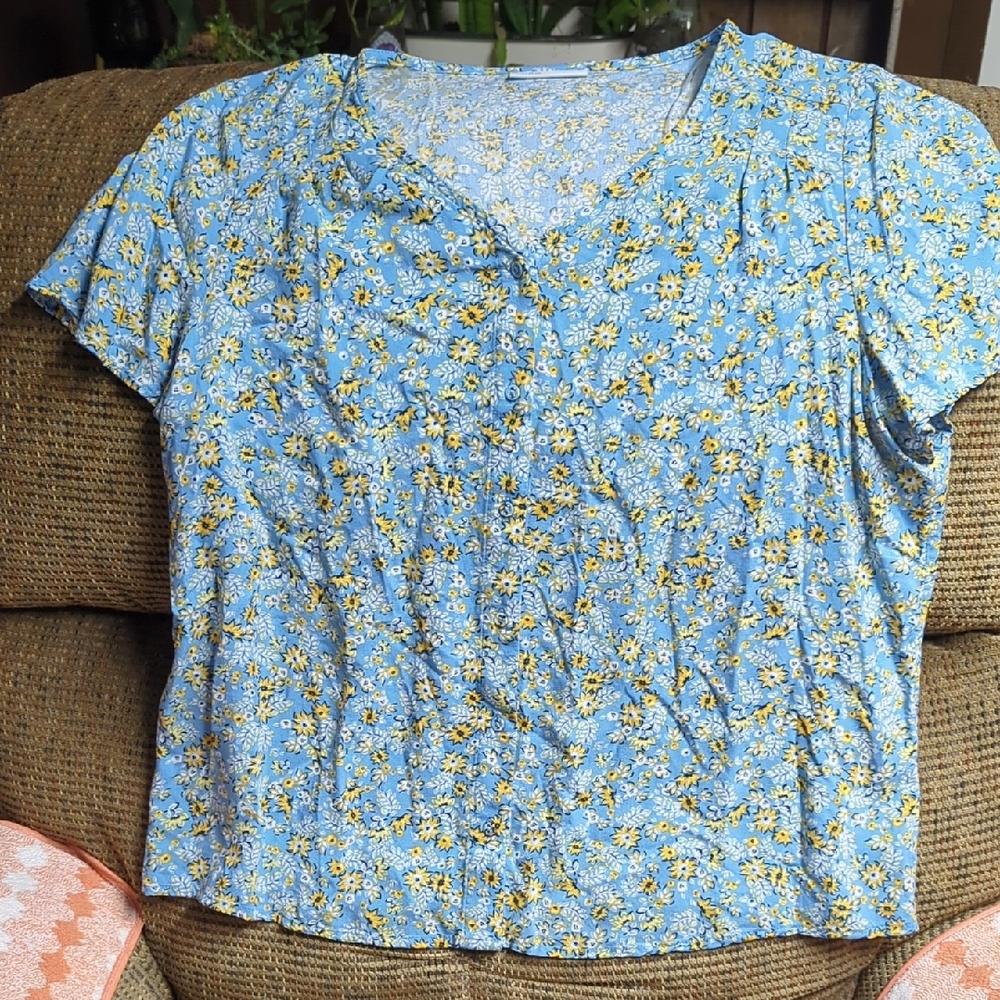Croft & Barrow Light Blue Floral Blouse